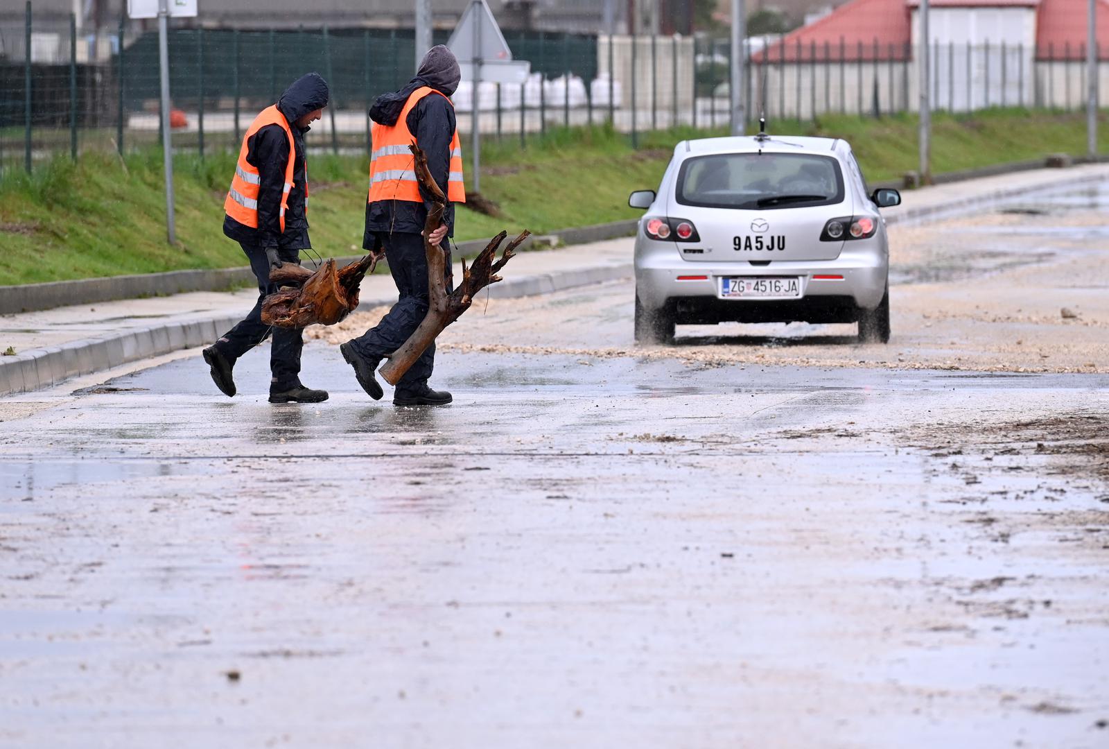 11.03.2024., Zadar - Posljedice jakjon nevremena i kise koja je pala 164 litre po cetvornom metru. Photo: Dino Stanin/PIXSELL