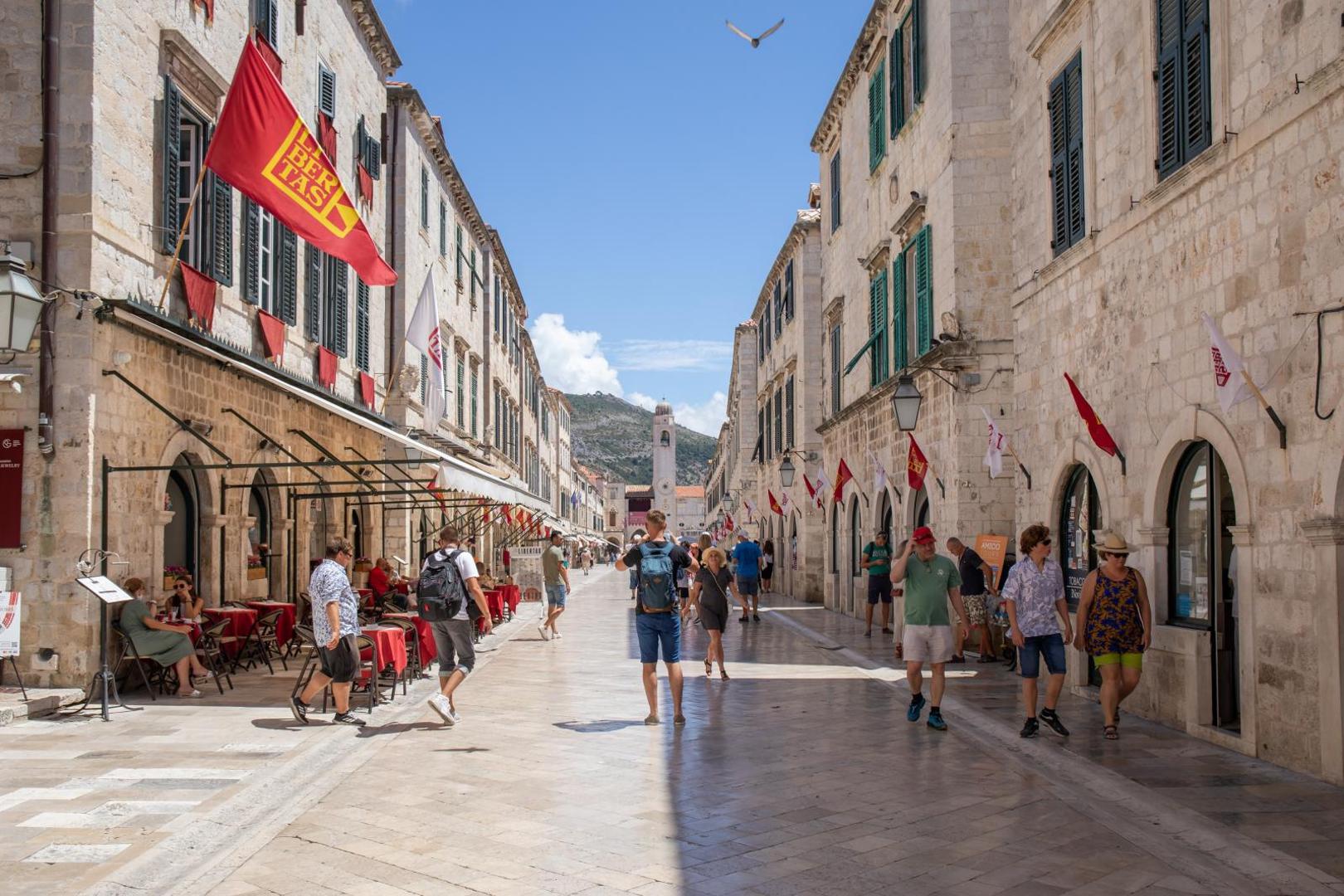 18.07.2020., Stara gradska jezgra, Dubrovnik - Turisti u gradu.
Photo: Grgo Jelavic/PIXSELL