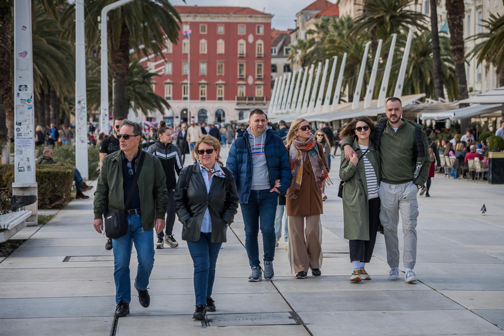 03.03.2024., Split - Suncano i toplo poslijepodne na splitskoj Rivi. Photo: Zvonimir Barisin/PIXSELL