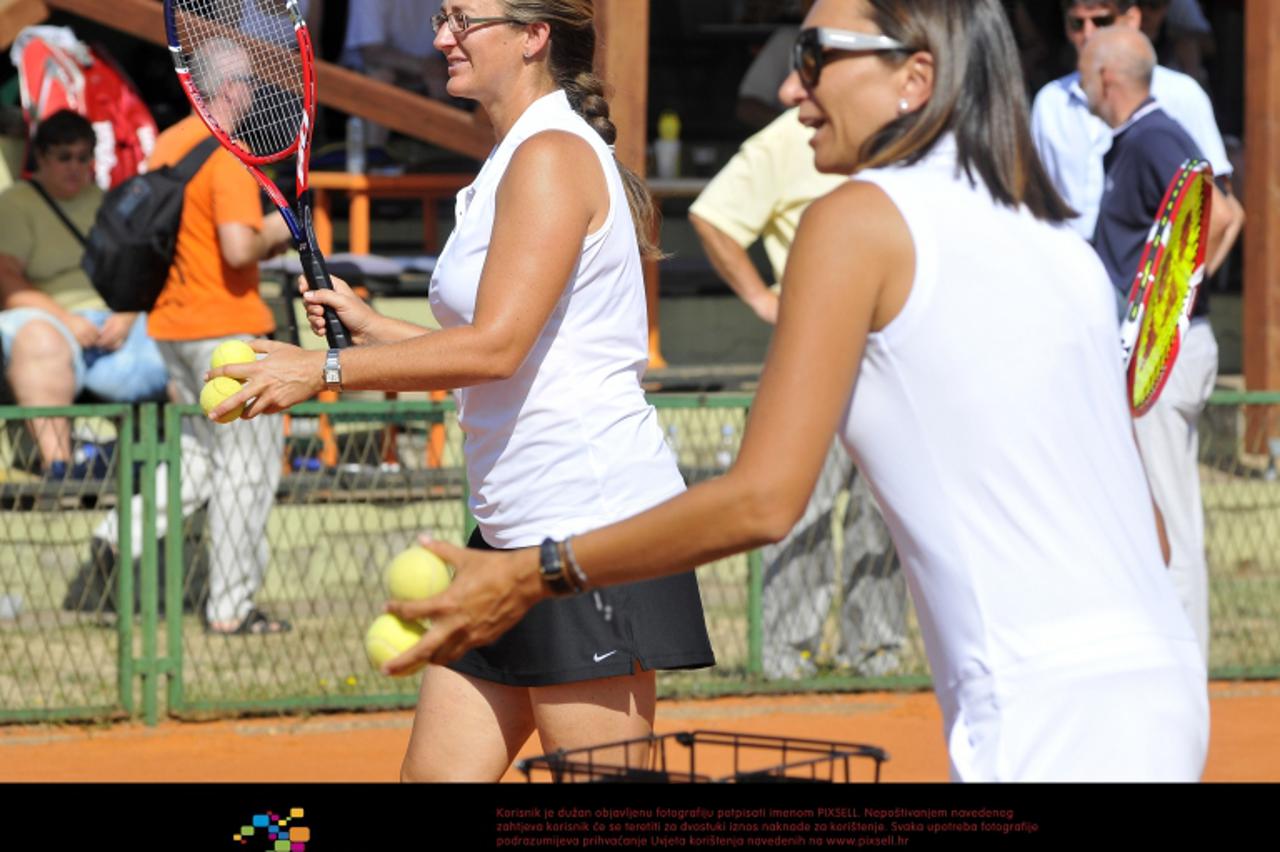 '22.08.2012., Vukovar - Tenis klub Borovo ugostio je tenisacice Ivu Majoli i Mary Pierce koje su s malim tenisacima odradile jutarnji trening. Photo: Goran Ferbezar/PIXSELL'