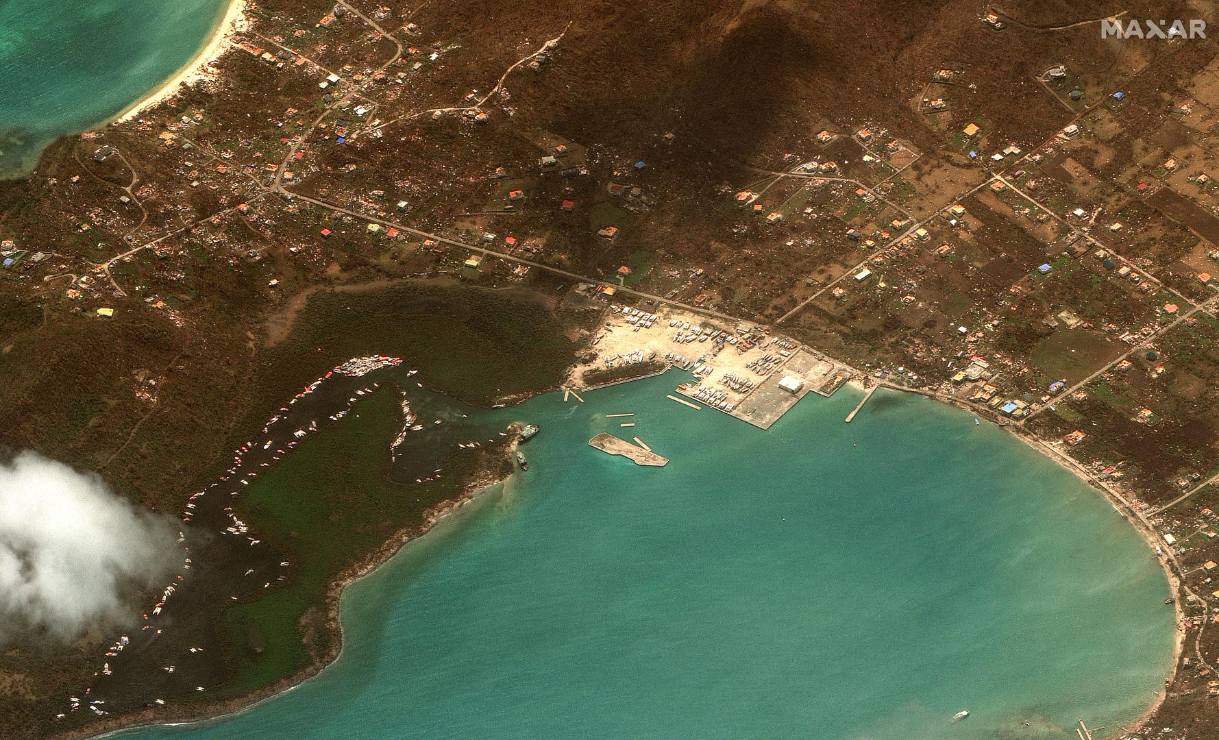 Oluja je pustošila grenadske otoke Carriacou i Petite Martinique, uništavajući kuće i prekidajući električne i komunikacijske vodove.