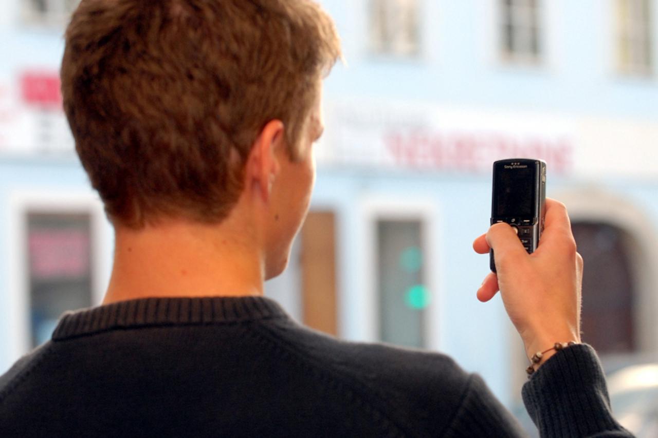 'varazdin/medjimurje, 30.10.2009., varazdin, policija podnijela kaznenu prijavu protiv mladica radi kradje 7500 za kupnju bonova sms porukama Photo: Marko Jurinec/VLM'