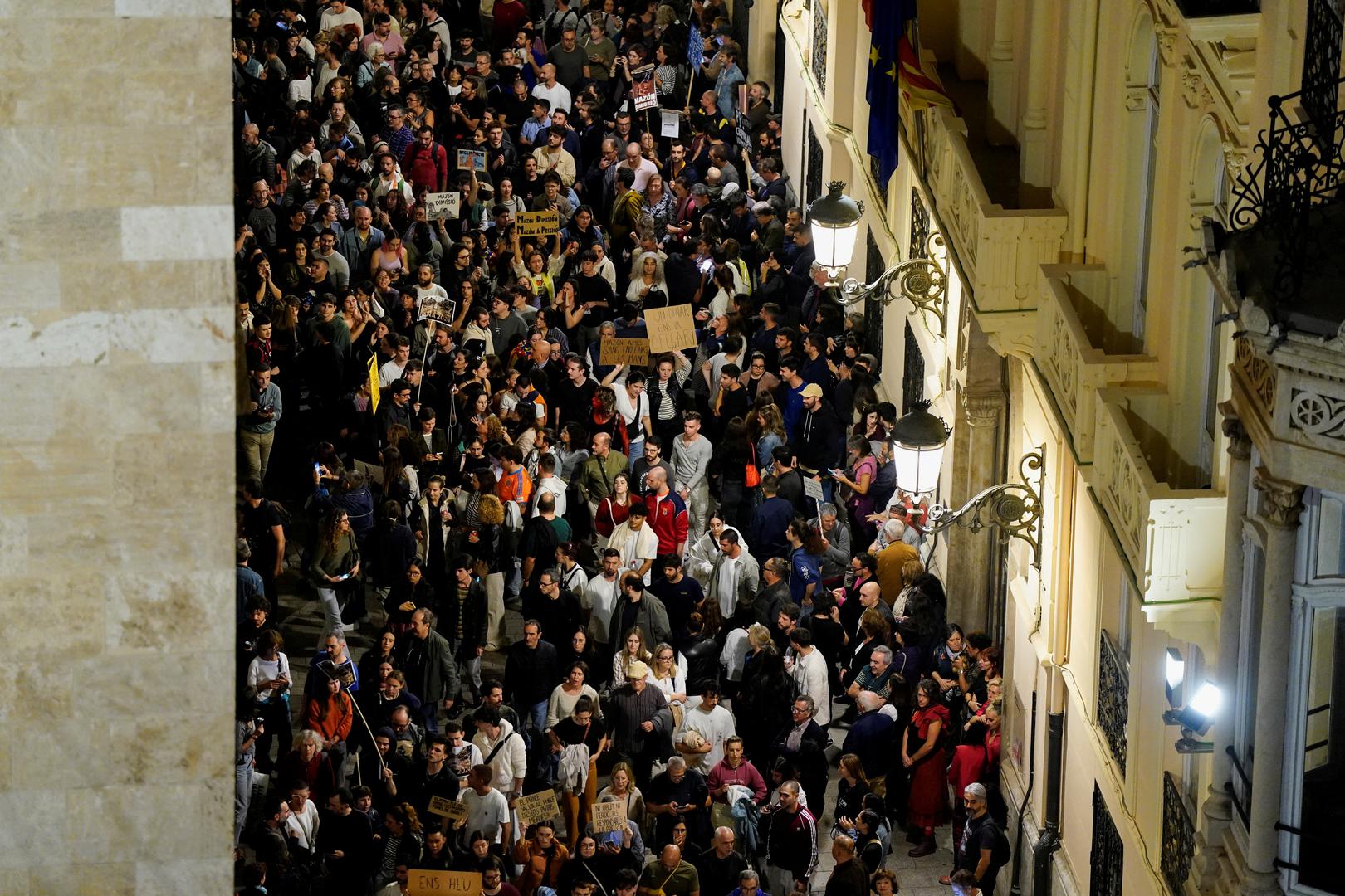 Civil groups and unions protest against the management of the emergency response to the deadly floods in eastern Spain, in Valencia, Spain, November 9, 2024. REUTERS/Ana Beltran Photo: ANA BELTRAN/REUTERS