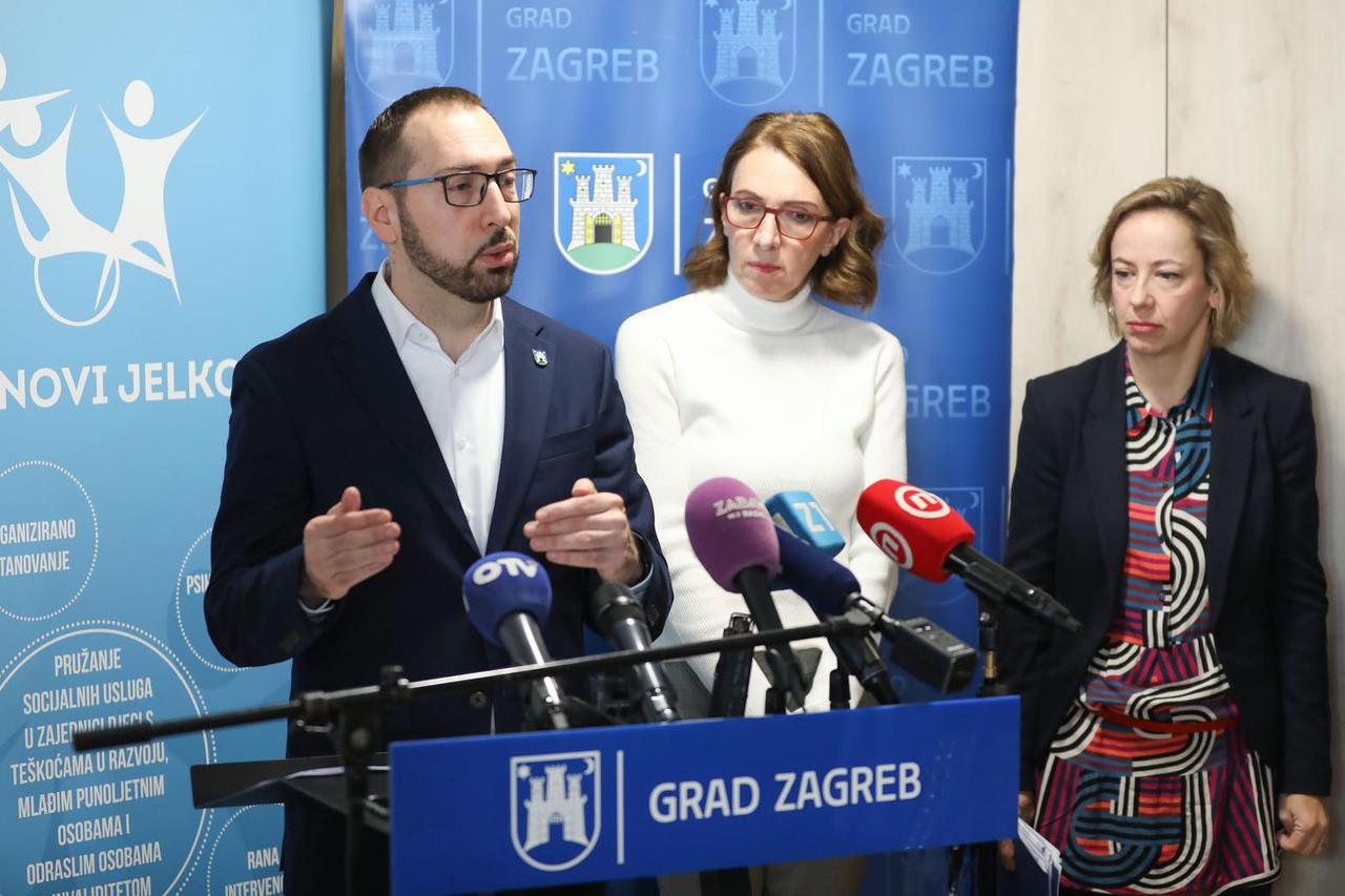 Zagreb: Nakon otvorenja Centra u Novom Jelkovcu Tomašević i Dolenec obratili se medijima