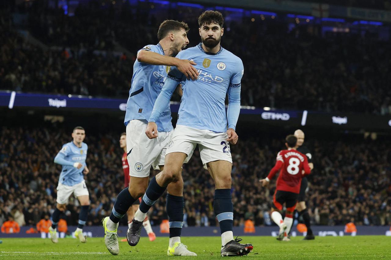 Premier League - Manchester City v Manchester United