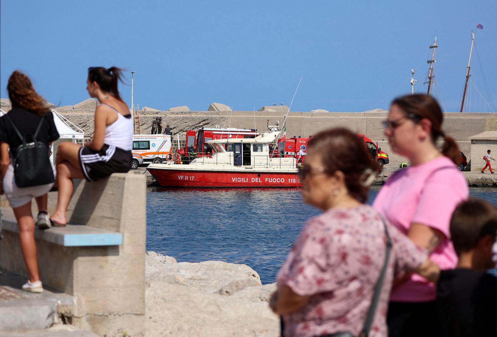 Emergency and rescue services work near the scene where a sailboat sank in the early hours of Monday, off the coast of Porticello, near the Sicilian city of Palermo, Italy, August 19, 2024. REUTERS/Igor Petyx REFILE - CORRECTING 'PONTICELLO' TO 'PORTICELLO'. Photo: Igor Petyx/REUTERS