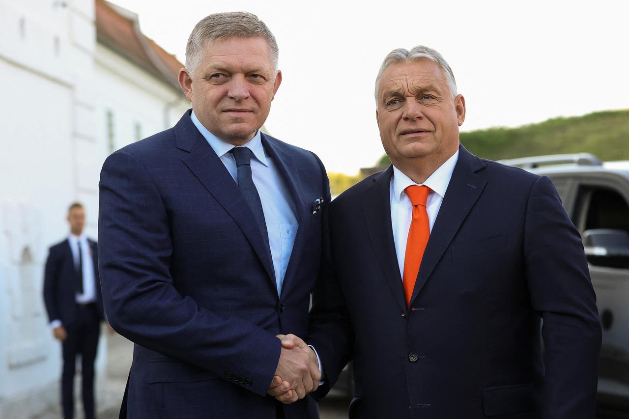 Slovak, Serbian and Hungarian leaders meet at the New Fortress, in Komarno