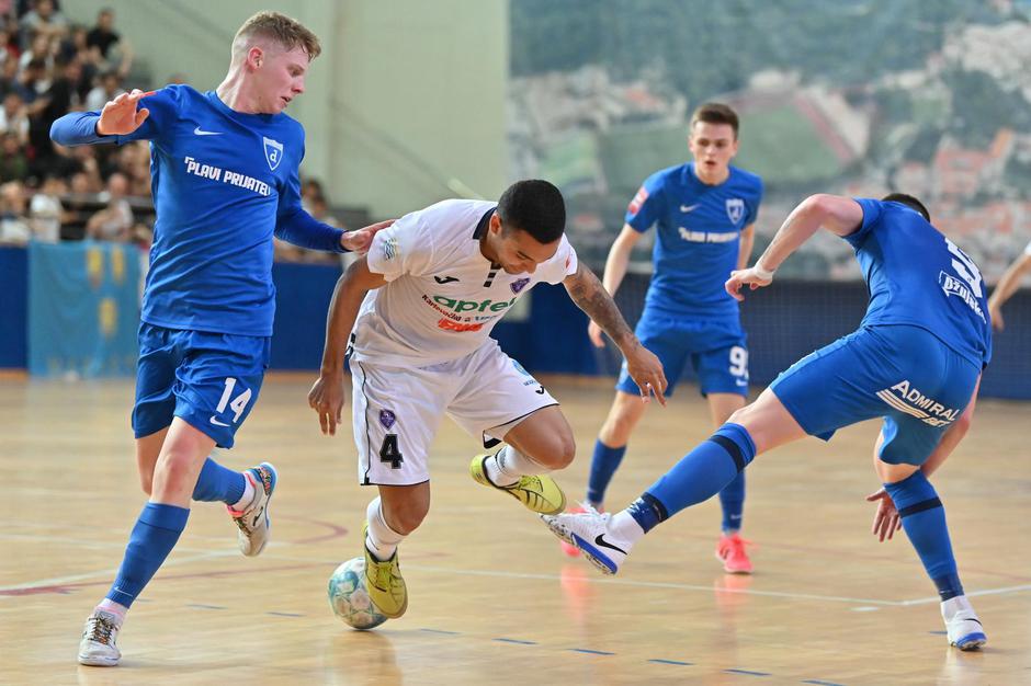 Makarska: Futsal Dinamo odnio pobjedu protiv Novog Vremena u prvoj utakmici polufinala 