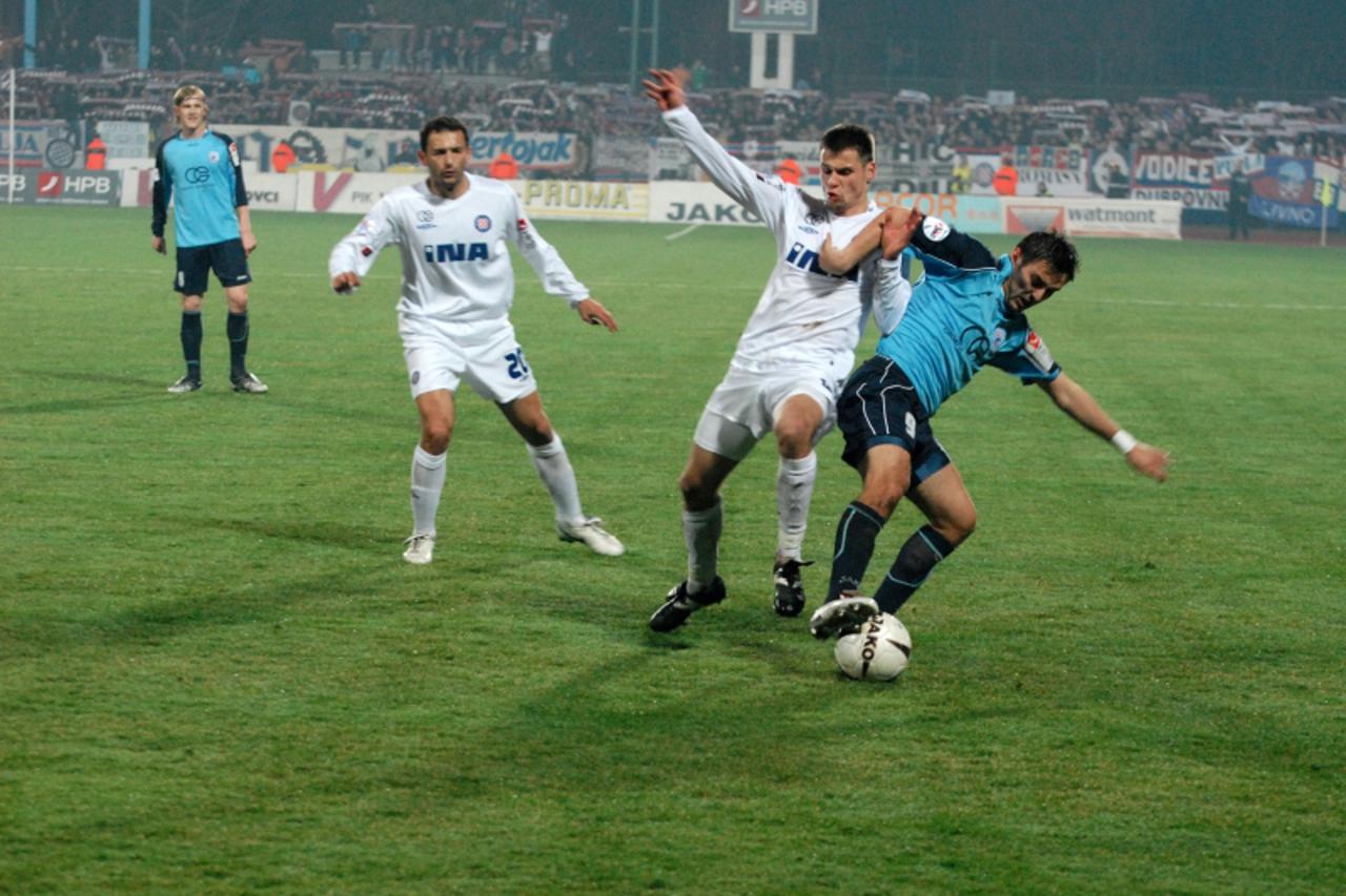 'Sport....15.03.09...Vinkovci...1.Hnl..Cibalia- Hajduk...9.Tomislav Pavlicic...15. Drago Gabric...20 Josip Skoko Photo: Goran Ferbezar/Vecernji list'