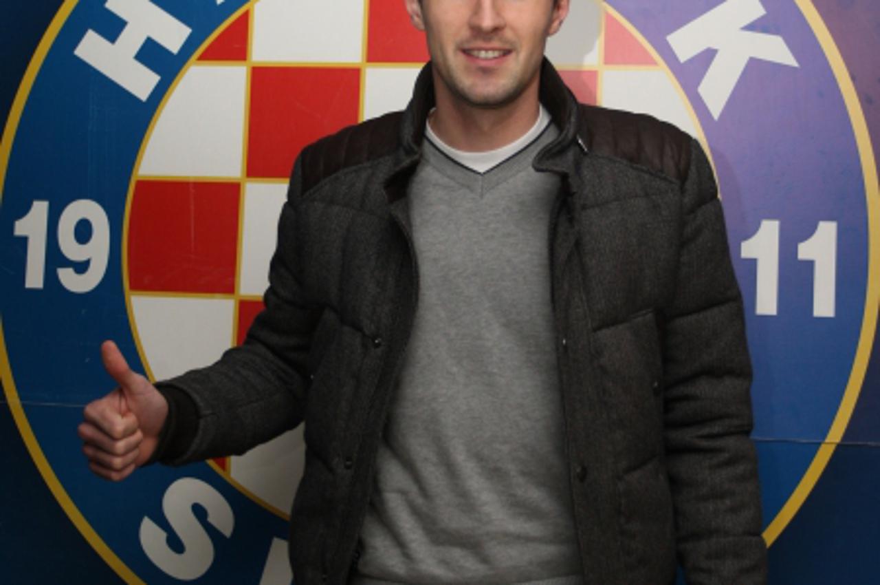 \'Split.28.01.2011. Josip Barisic novi igrac Hajduka predstavljen u Poljudu. Photo: Ivo Cagalj/PIXSELL\'