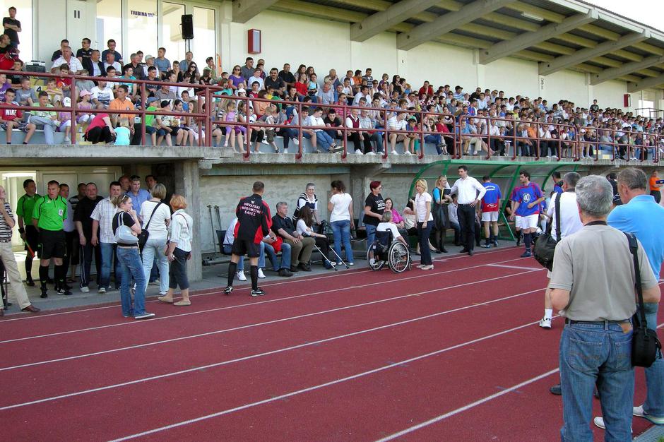 Slavonski Brod: Ministri zaigrali nogomet u humanitarne svrhe