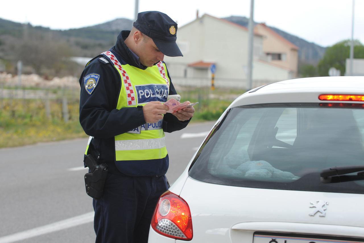 Šibenska Dubrava: Policija kontrolira promet u Šibensko-kninskoj županiji, ilustracije