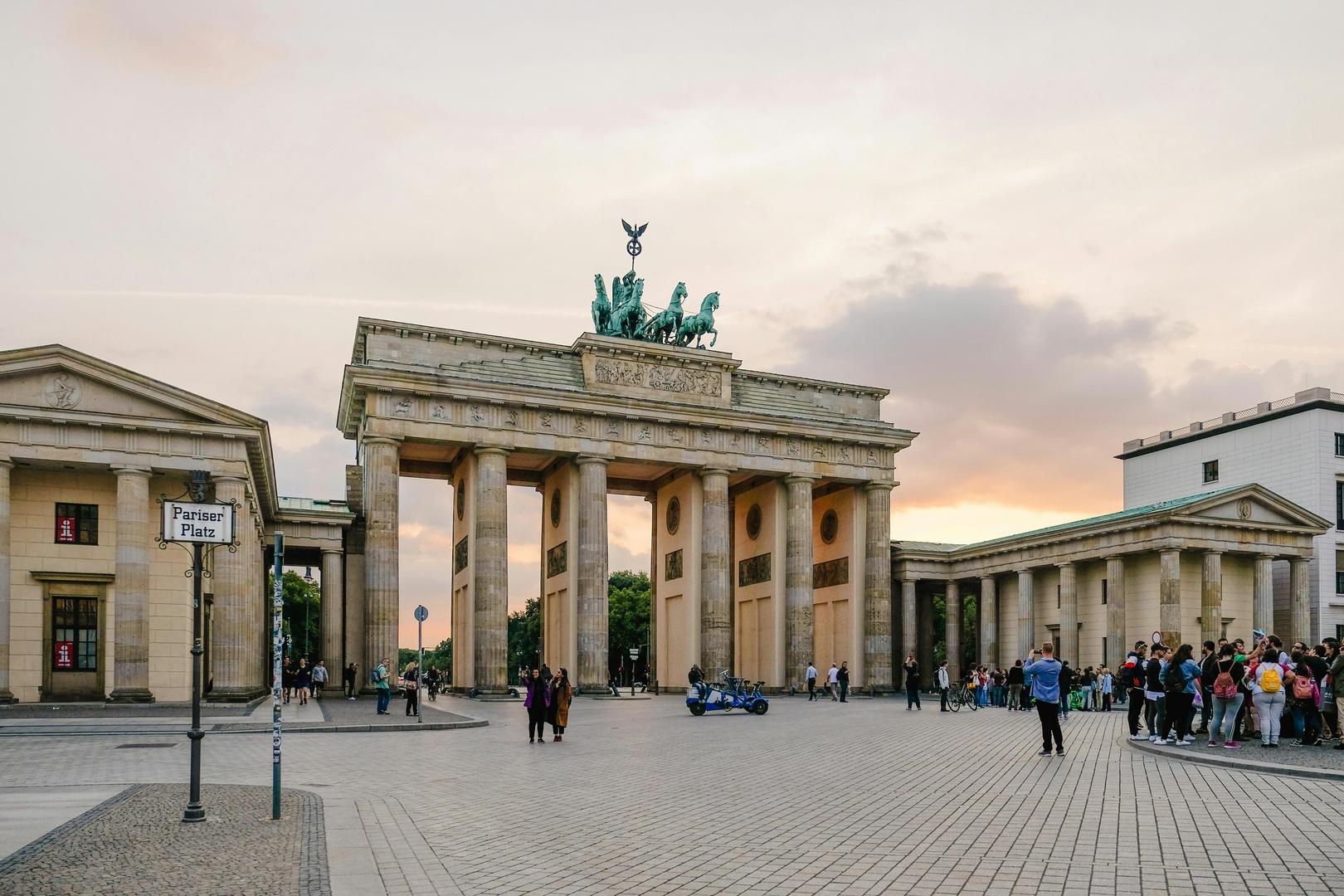 U istraživanju su analizirani podaci za europske prijestolnice, a prvo mjesto zauzeo je njemački Berlin. Proglašen je najboljim gradom u Europi za spavanje zbog slabog osvjetljenja i buke, te činjenice da 70 posto stanovništva spava dovoljno i dobro.