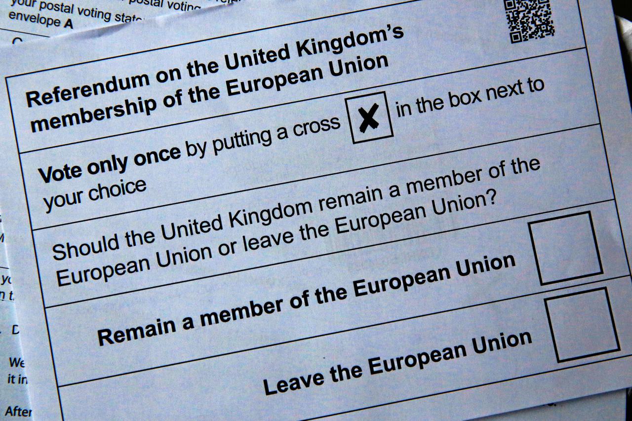 Illustration picture of postal ballot papers June 1, 2016 in London ahead of the June 23 BREXIT referendum when voters will decide whether Britain will remain in the European Union.   REUTERS/Russell Boyce