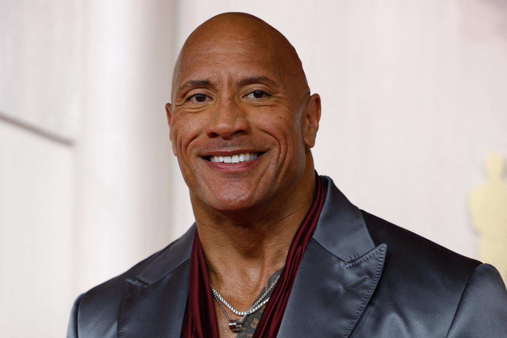 Dwayne Johnson poznatiji je kao The Rock ili Stijena. Bio je profesionalni hrvač za WWE sve do svog službenog umirovljenja 2019. godine, iako se vratio 2023. godine na povremenoj bazi. Kao hrvač je osvojio čak deset svjetskih naslova: osam kao WWE prvak i dva kao WCW prvak. 