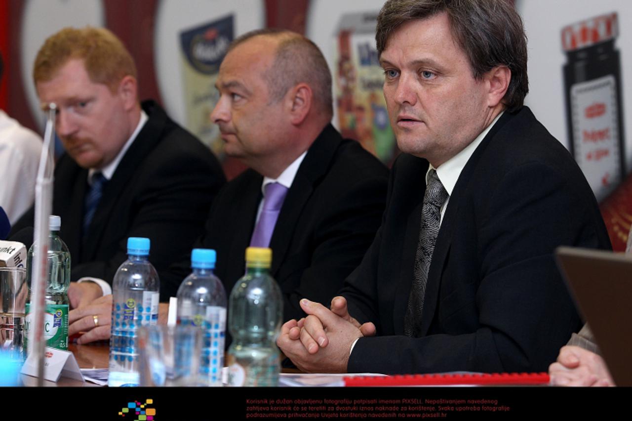 '25.07.2012., Zagreb - Podravka je sazvala konferenciju za medije kako bi objavila rezultate poslovanja. Zvonimir Mrsic, predsjednik Uprave, Dubravko Stimac, predsjednik nadzornog odbora.  Photo: Gora