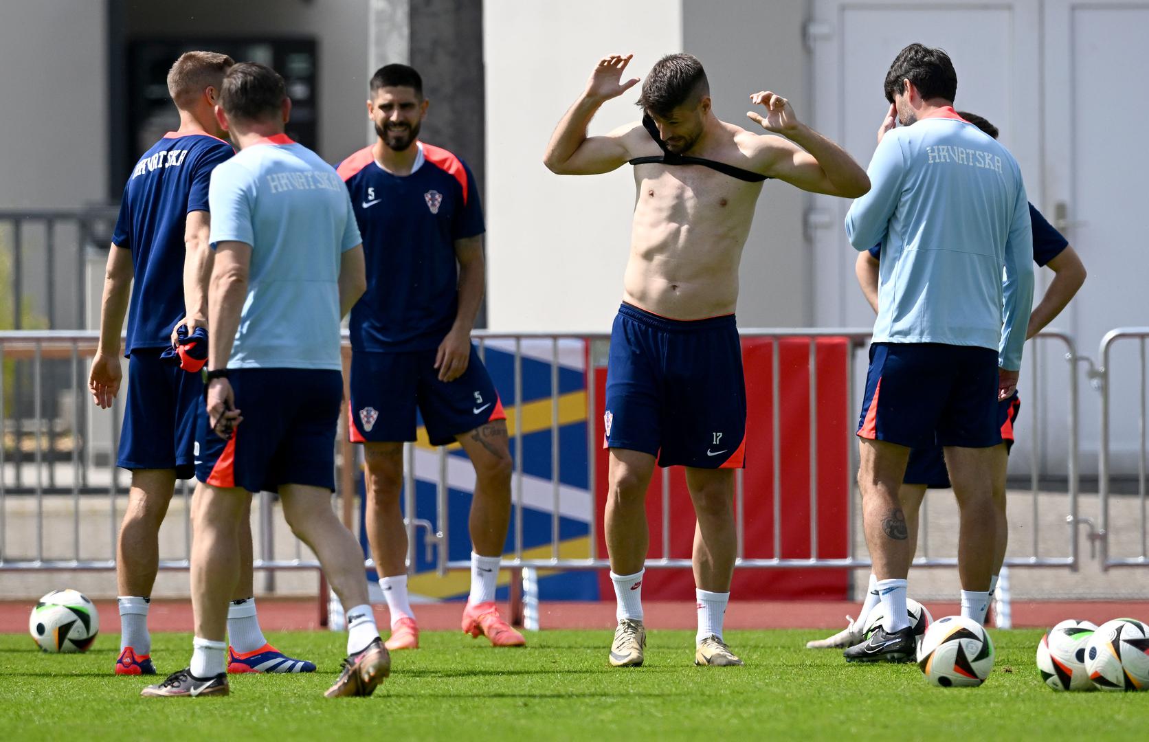 Hrvatska nogometna reprezentacija odradila je trening uoči sutrašnje utakmice s Albanijom