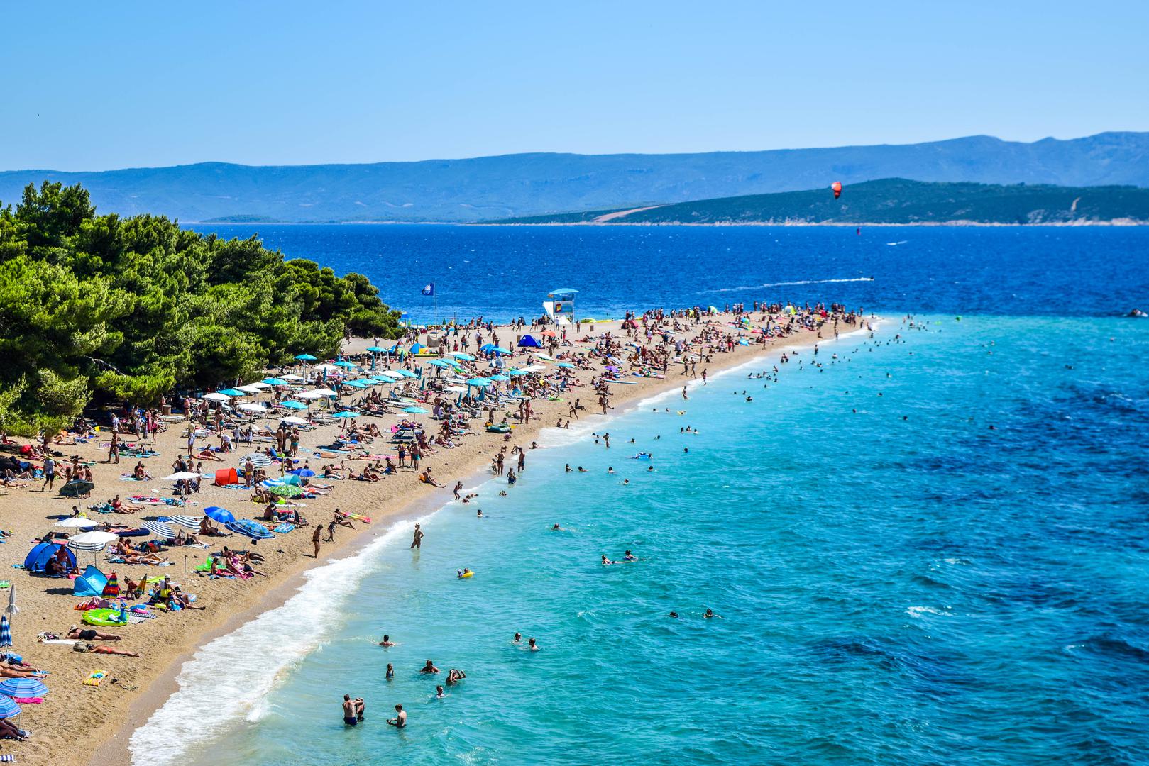 Jednostavno fantastično! Ovo su među najljepšim plažama na svijetu: plaža Ipanema u Rio de Janeiru (Brazil), Three Cliffs Bay u Goweru (Wales) i plaža iz snova na maldivskom otoku Dhigurah. Ove plaže tjeraju vas na uživanje! Turistički stručnjaci The Telegrapha odabrali su najljepši dio obale za svačiji ukus - za avanturiste, romantičare, one željne mira i tišine ili obitelji, piše Bild.