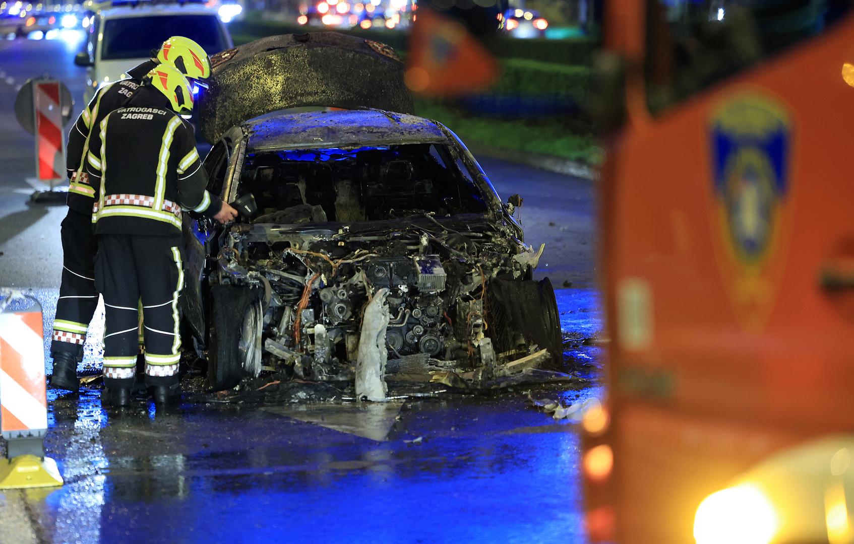 13.03.2024., Zagreb - Vatrogasci ugasili pozar osobnog automobila u Vukovarskoj ulici kod krizanja s Heuinzlovom. Photo: Marko Prpic/PIXSELL