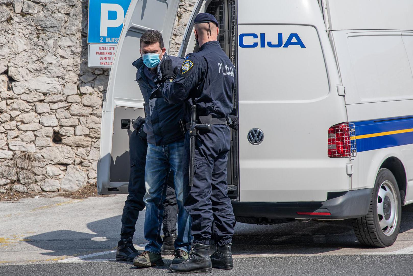 26.03.2022., Dubrovacki sud, Dubrovnik - Privodjenje Milenka Radulovica, osumnjicenog za dvostruko ubojstvo u Plocama.
 Photo: Grgo Jelavic/PIXSELL