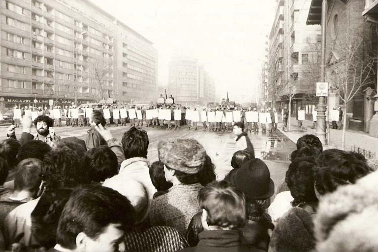 storyeditor/2024-12-10/Revolutia_Bucuresti_1989_000.jpg