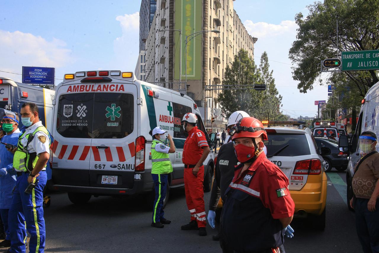 13 People Injured After Gas Cylinder Explosion - Mexico City