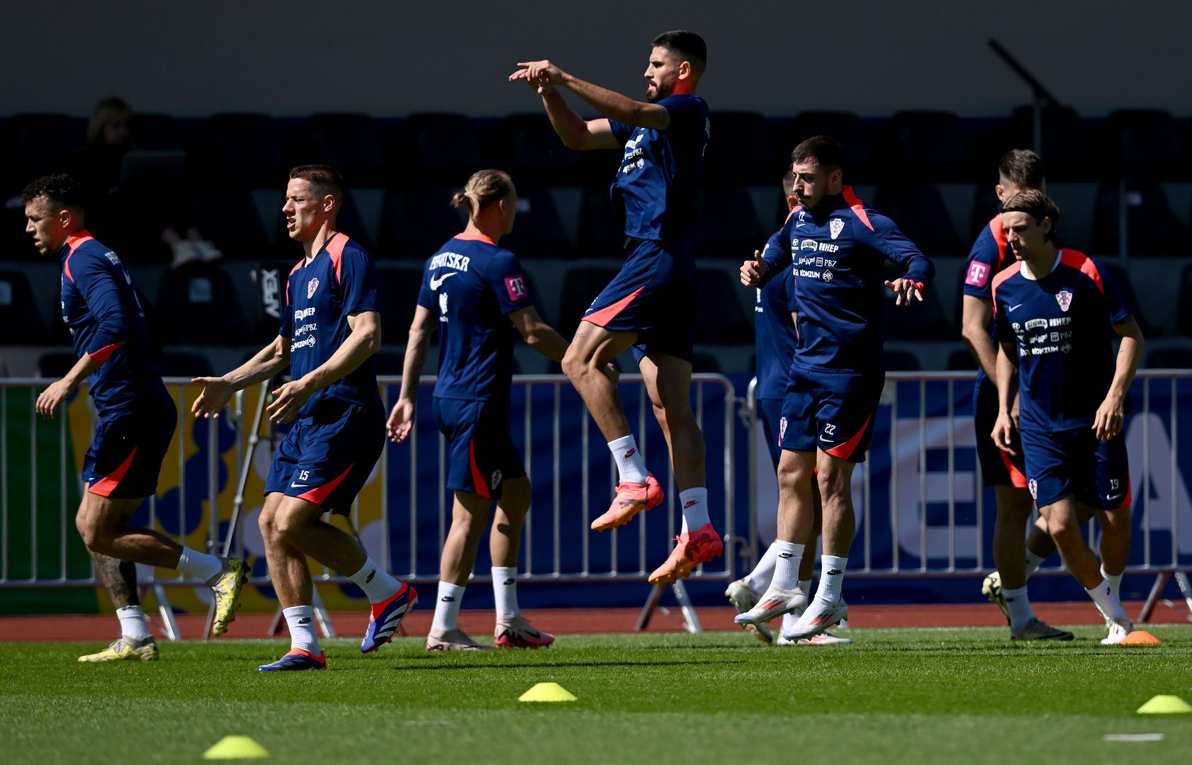 Izbornik Dalić regeneracijski je trening iskoristio kako bi provjerio snage onih koji bi mogli zaigrati na dvoboju protiv Albanije u srijedu, u Hamburgu s početkom u 15 sati