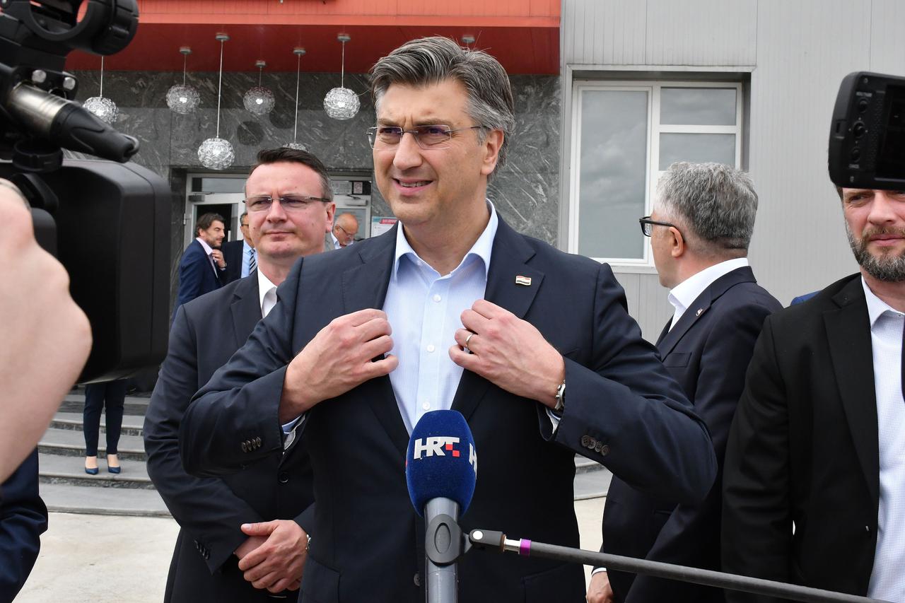 Plenković na sjednici županijskog odbora HDZ-a Brodsko-posavske županije