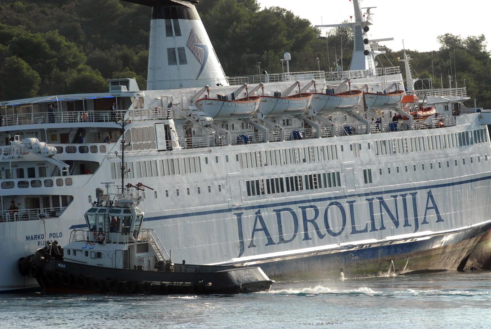 U listopadu 2009. Jadrolinijin trajekt Marko Polo nasukao se u plićaku otočića Sit između otoka Žuta i Pašmana u šibenskom arhipelagu. 