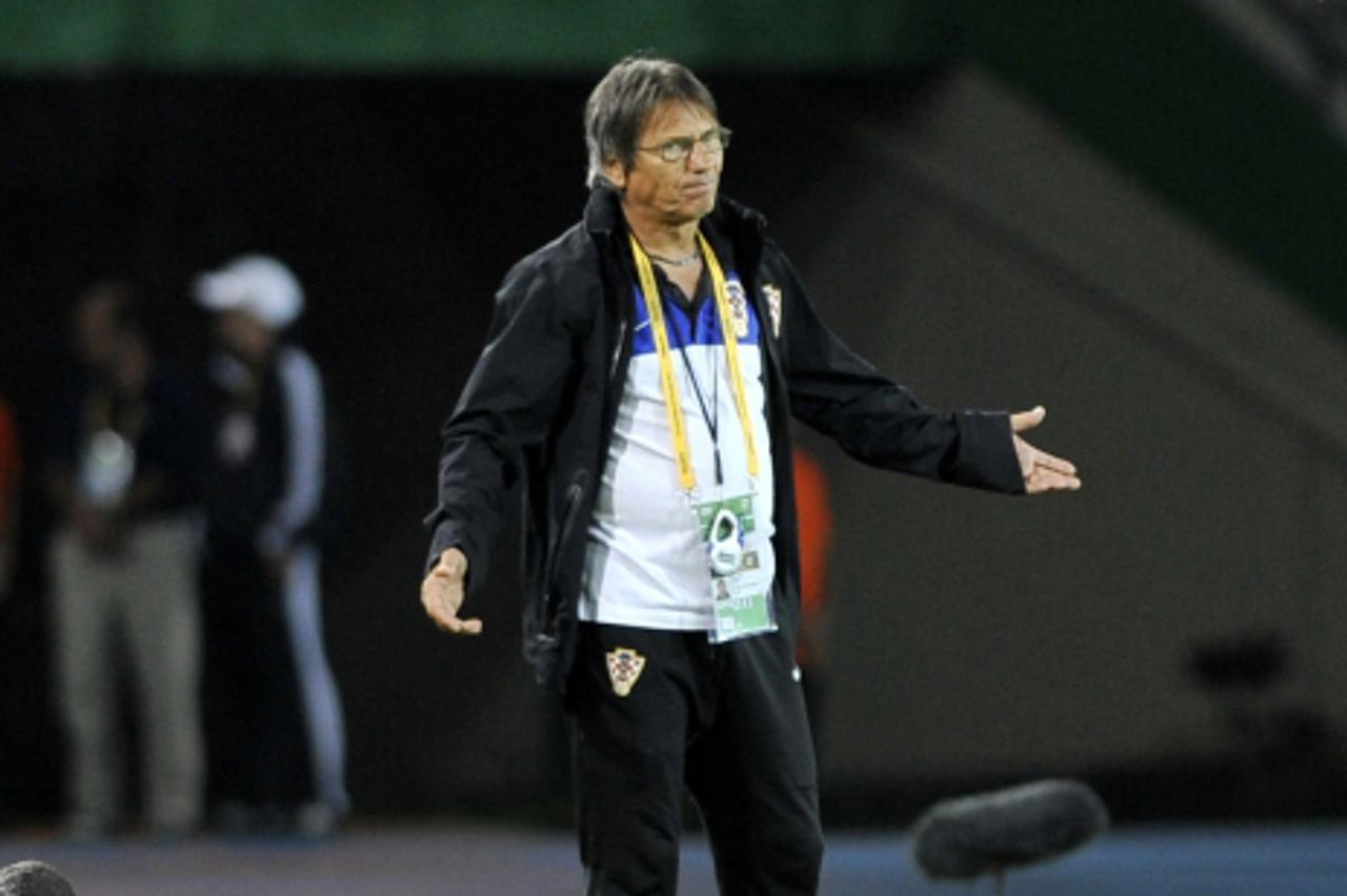 'Croatian coach Ivan Grnja gestures during their FIFA World Cup U20 Group D football match against Saudi Arabia at the Centenario stadium in Armenia, Quindío department, Colombia, on July 31, 2011. AF