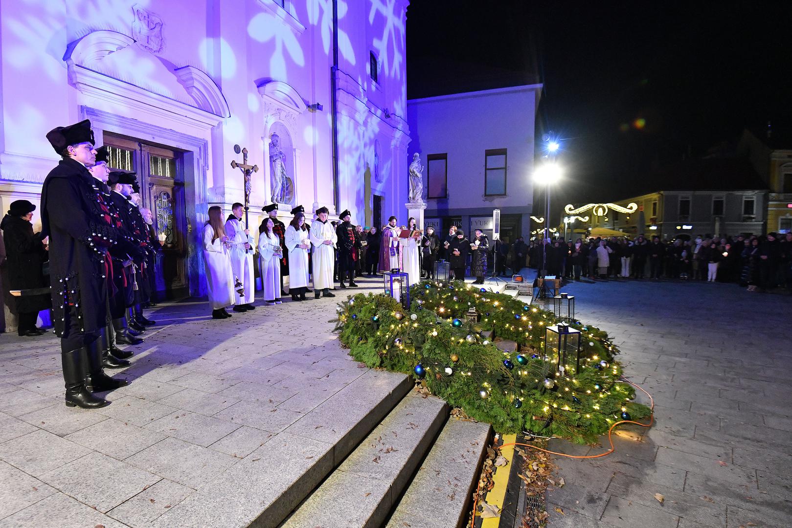 30.11.2024., Cakovec - Gradonacelnica Ljerka Cividini upalila prvu adventsku svijecu. Photo: Vjeran Zganec Rogulja/PIXSELL