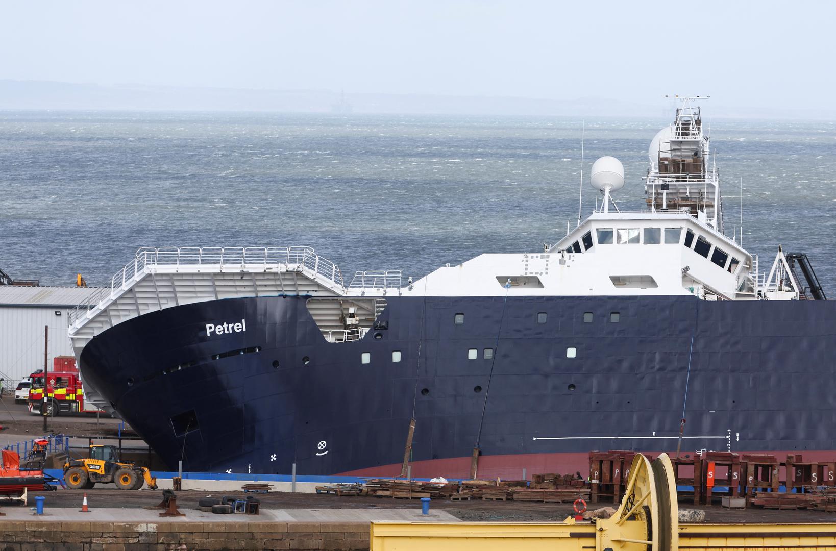 View of the research vessel Petrel after it toppled over in a dry dock in Leith, near Edinburgh, Scotland, Britain, March 22, 2023. REUTERS/Russell Cheyne Photo: RUSSELL CHEYNE/REUTERS