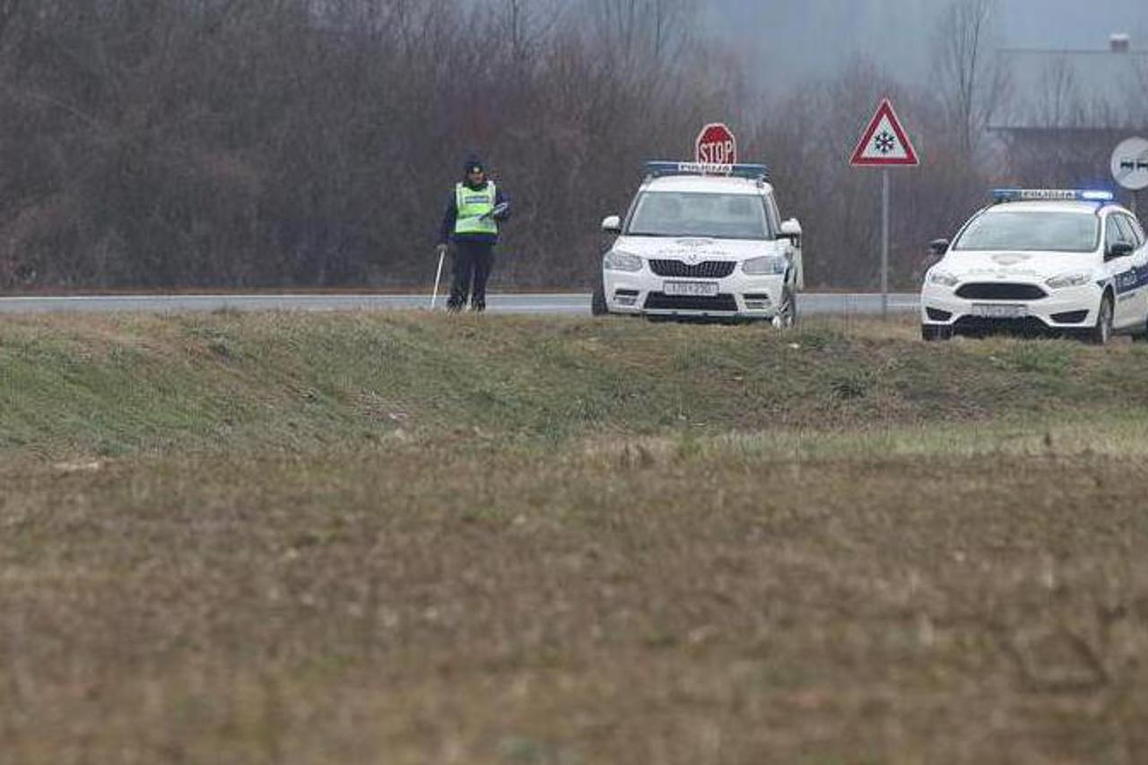 Nedaleko Krapinskih Toplica u prometnoj nesreći jedna osoba poginula, a četiri su ozlijeđene