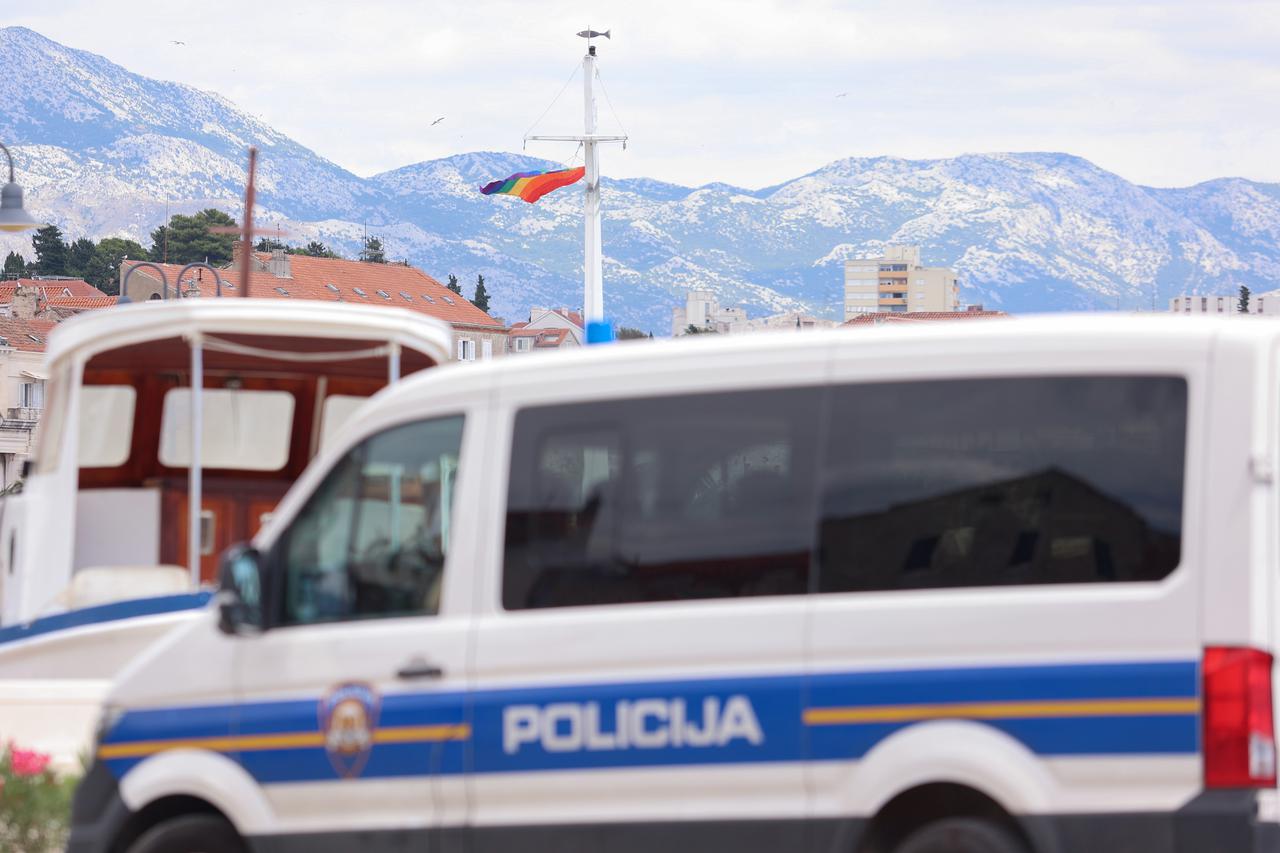 Split: Pride zastava izvješena na rivi