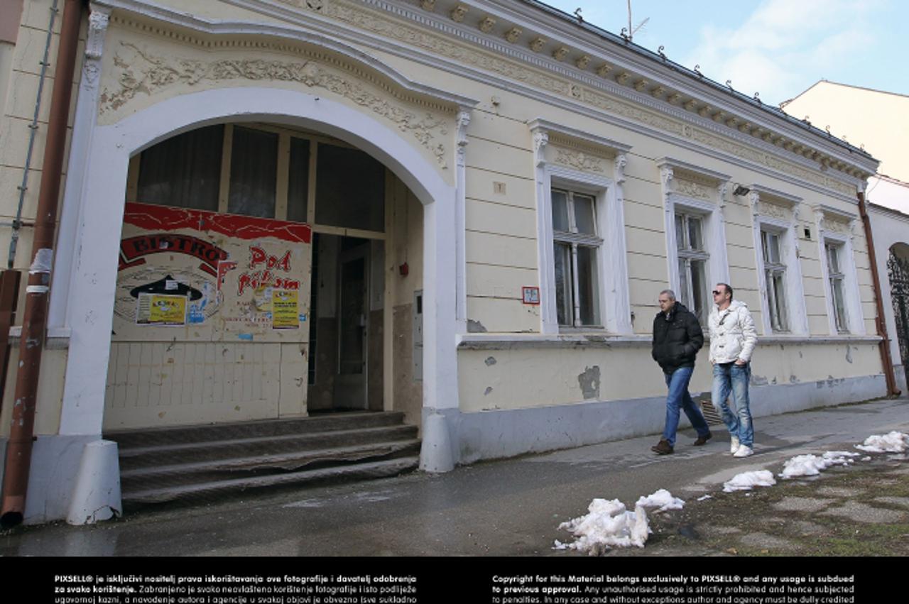 '19.02.2013., Koprivnica - Sve vise objekata u sredistu grada propada zbog nebrige i sudskih sporova, te se pretvaraju u gradsko ruglo.  Photo: Marijan Susenj/PIXSELL'