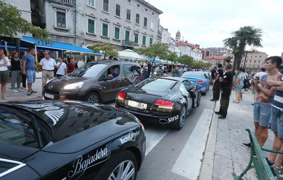 Šibenik: Karavana luksuznih automobila, gastrioturistički projekt Pink Wing