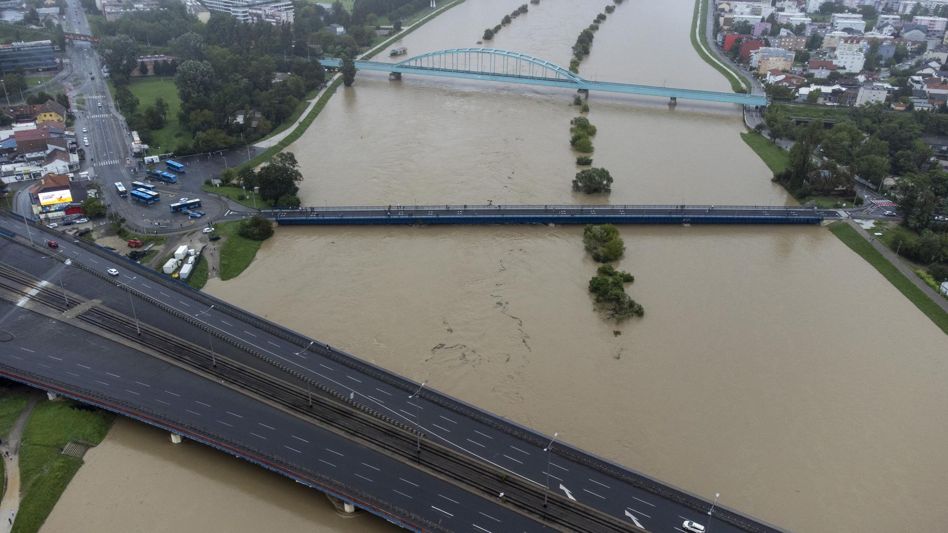 05.08.2023., Zagreb - Sava u Zagrebu izlila se iz korita i dalje raste, presla je 4 metra. Photo: Igor Soban/PIXSELL