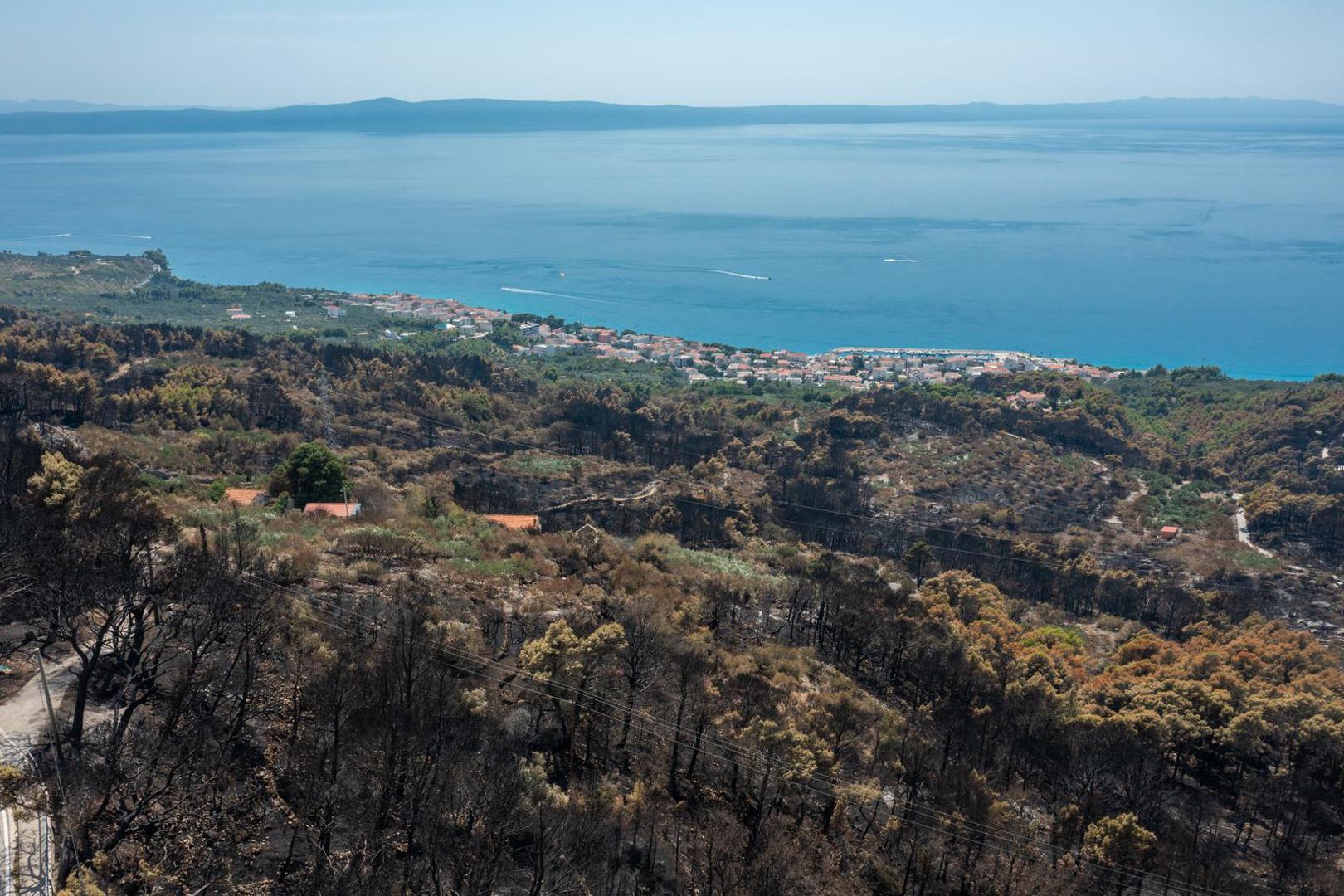 03.08.2024. Gornje Tucepi
Fotografije iz zraka opožarenog podrucja od Tucepi do Gornje Podgore i Parka prirode Biokovo. Photo: Matko Begovic/PIXSELL