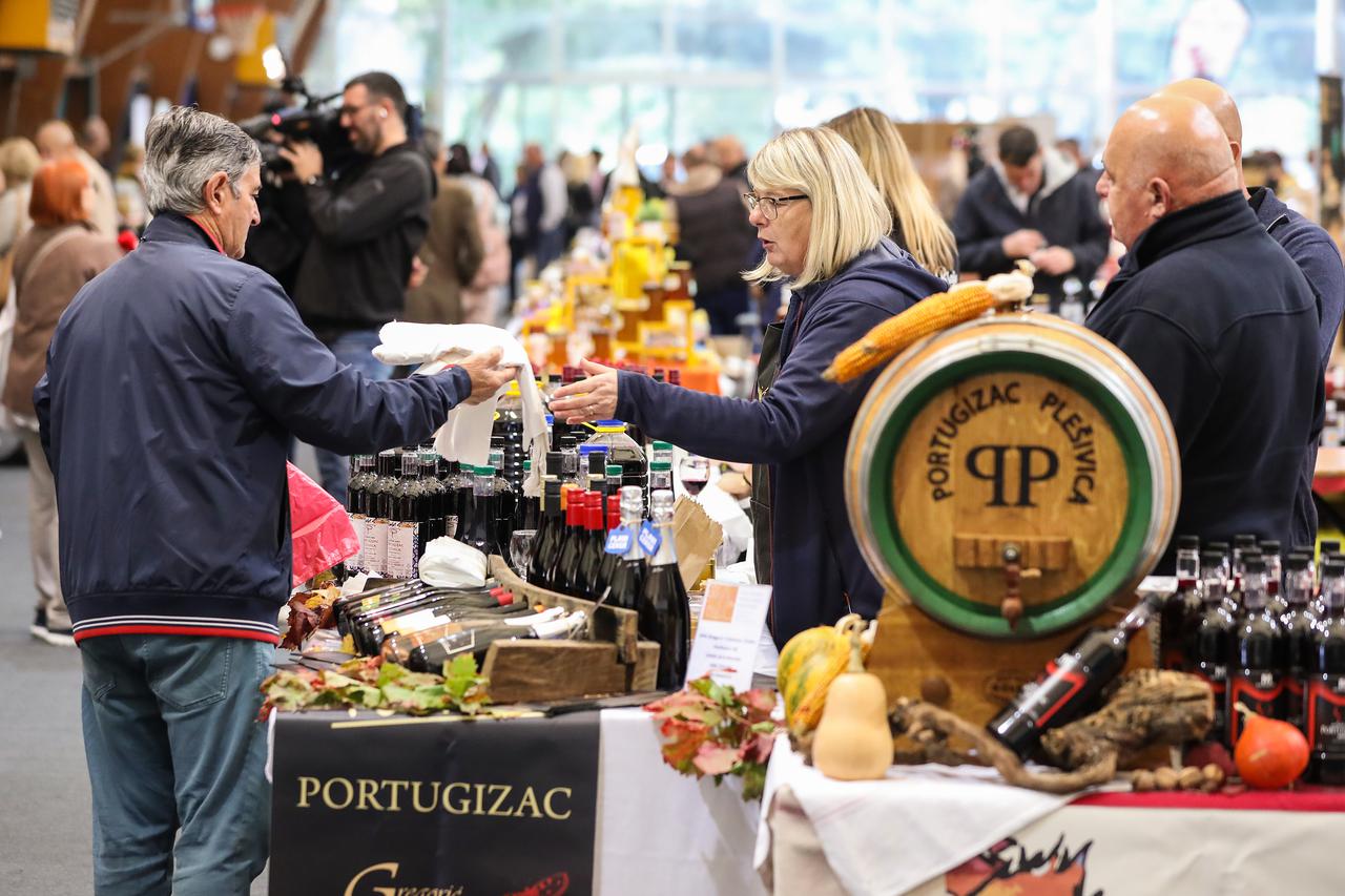 Zagreb: Sajam "Dani hrane i tradicijskih proizvoda Zagrebačke županije i Grada Zagreba" u Boćarskom domu