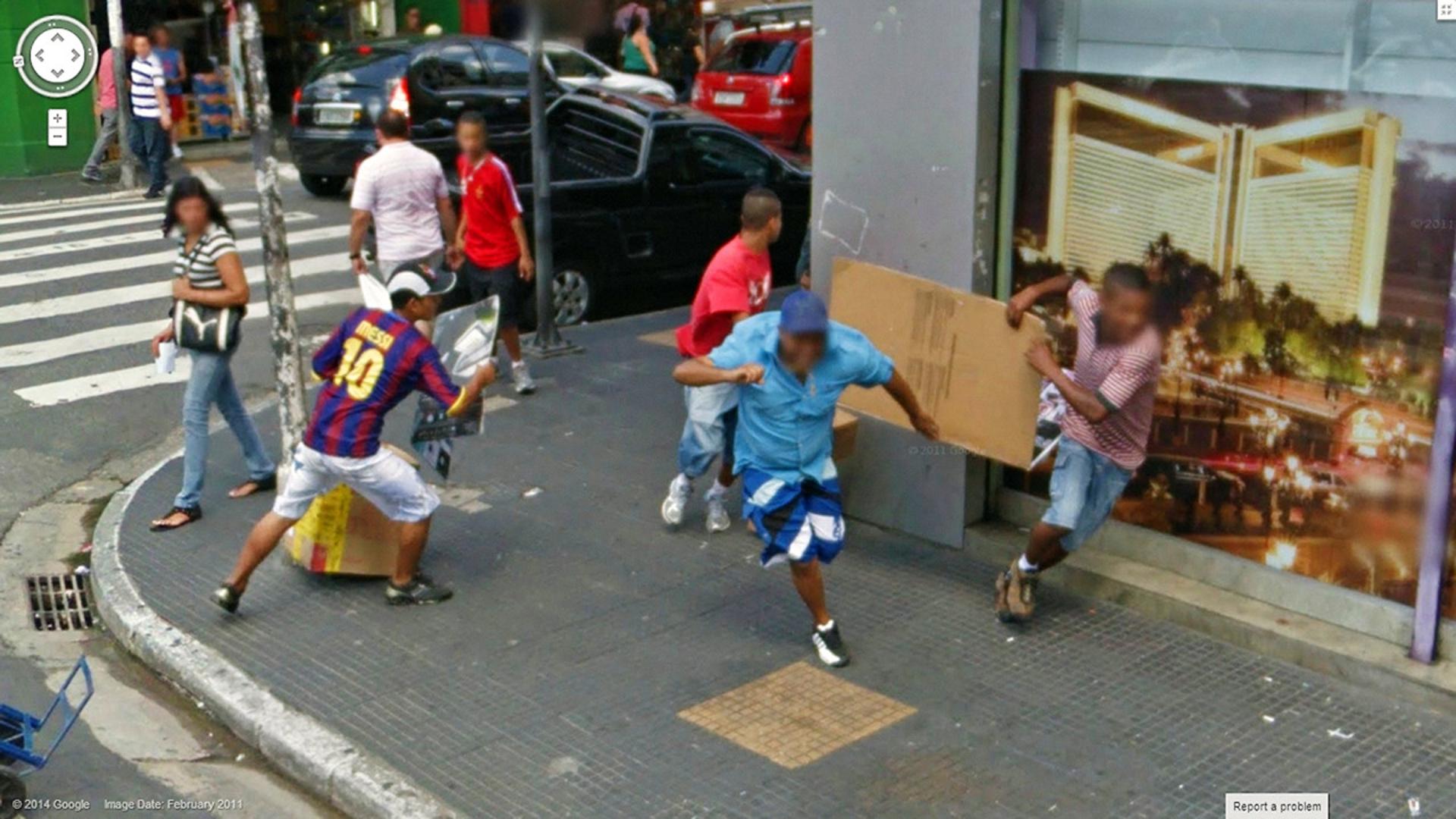 Weird strange. Google Street view фото селфи. Strange pics.