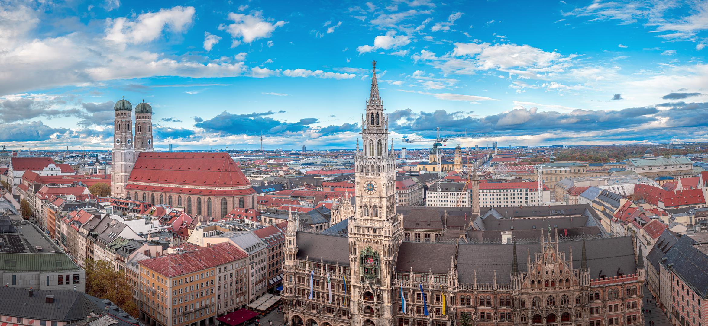 Većina ljudi vjerojatno poznaje München kao dom Oktoberfesta, najvećeg svjetskog festivala piva. Neki također znaju da grad ima brojne muzeje, parkove i naravno, pivnice. Osim toga, to je rastuća europska žarišna točka za digitalne nomade. Ali koliko zapravo znate o glavnom gradu Bavarske? Pa, ne brinite jer s vama dijelimo 10 fascinantnih činjenica o Münchenu!