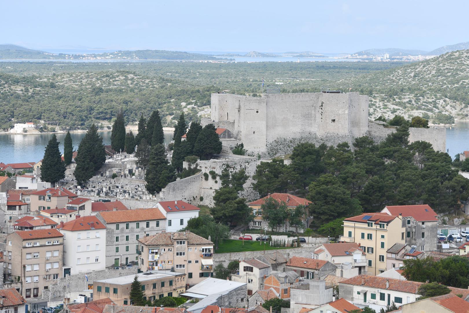 Nepisano je pravilo da se tamo ne vjenčava u svibnju. A prvi je grad na svijetu koji je dobio javnu rasvjetu na izmjeničnu električnu struju, piše Putoholičari.hr