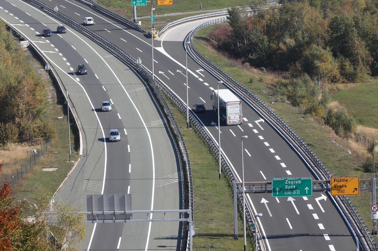 Pogled na autocestu A6 kod Fužina