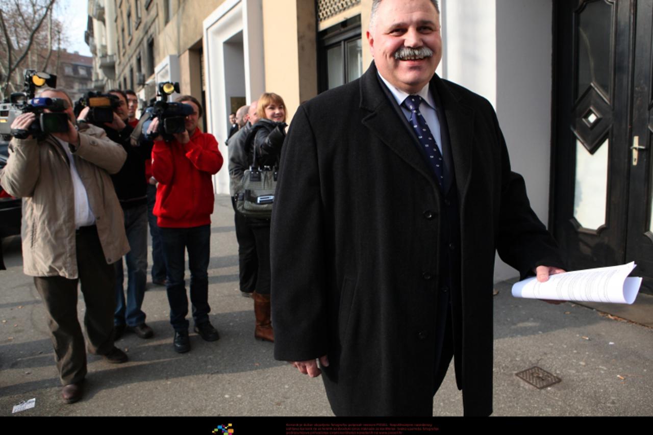 '25.01.2010., Zagreb, Hrvatska - Sredisnjica HDZ-a ,sjednica predsjednistva HDZ-a,ministar finanacija Ivan Suker napusta sredisnjicu HDZ-a.  Photo: Robert Anic/PIXSELL'