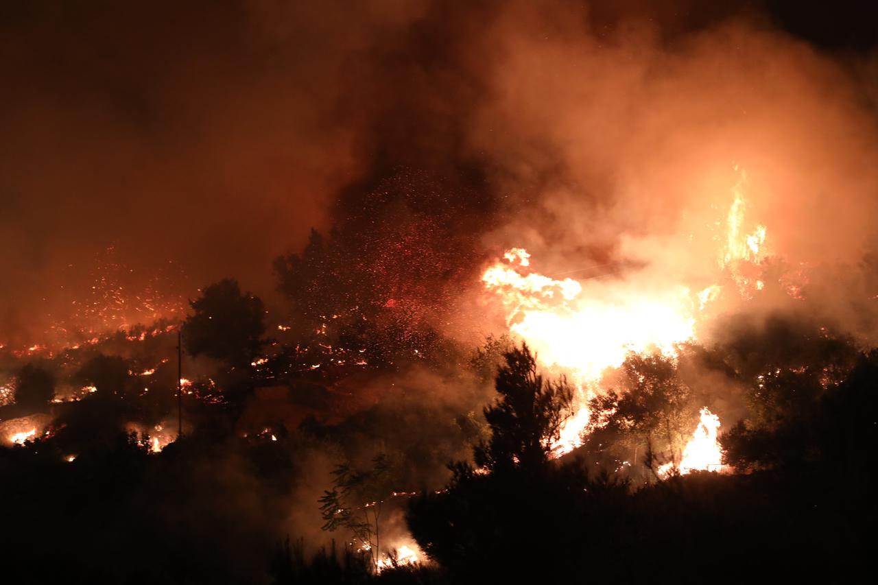 U Tučepima izbio veliki požar