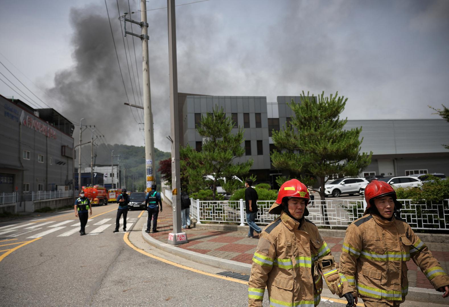 Smoke rises from a building following a deadly fire at a battery factory in Hwaseong, South Korea, June 24, 2024.   REUTERS/Kim Hong-ji Photo: KIM HONG-JI/REUTERS