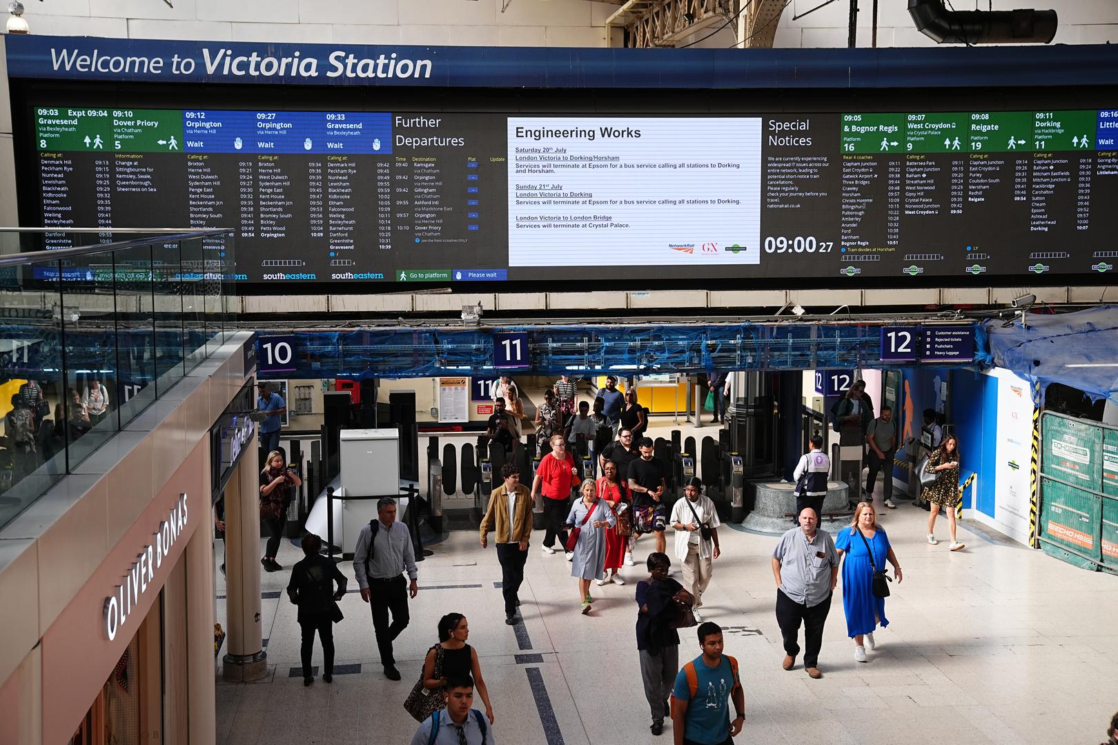 Passengers at Victoria train station, London, amid reports of widespread IT outages affecting airlines, broadcasters and banks. Picture date: Friday July 19, 2024. Photo: Aaron Chown/PRESS ASSOCIATION