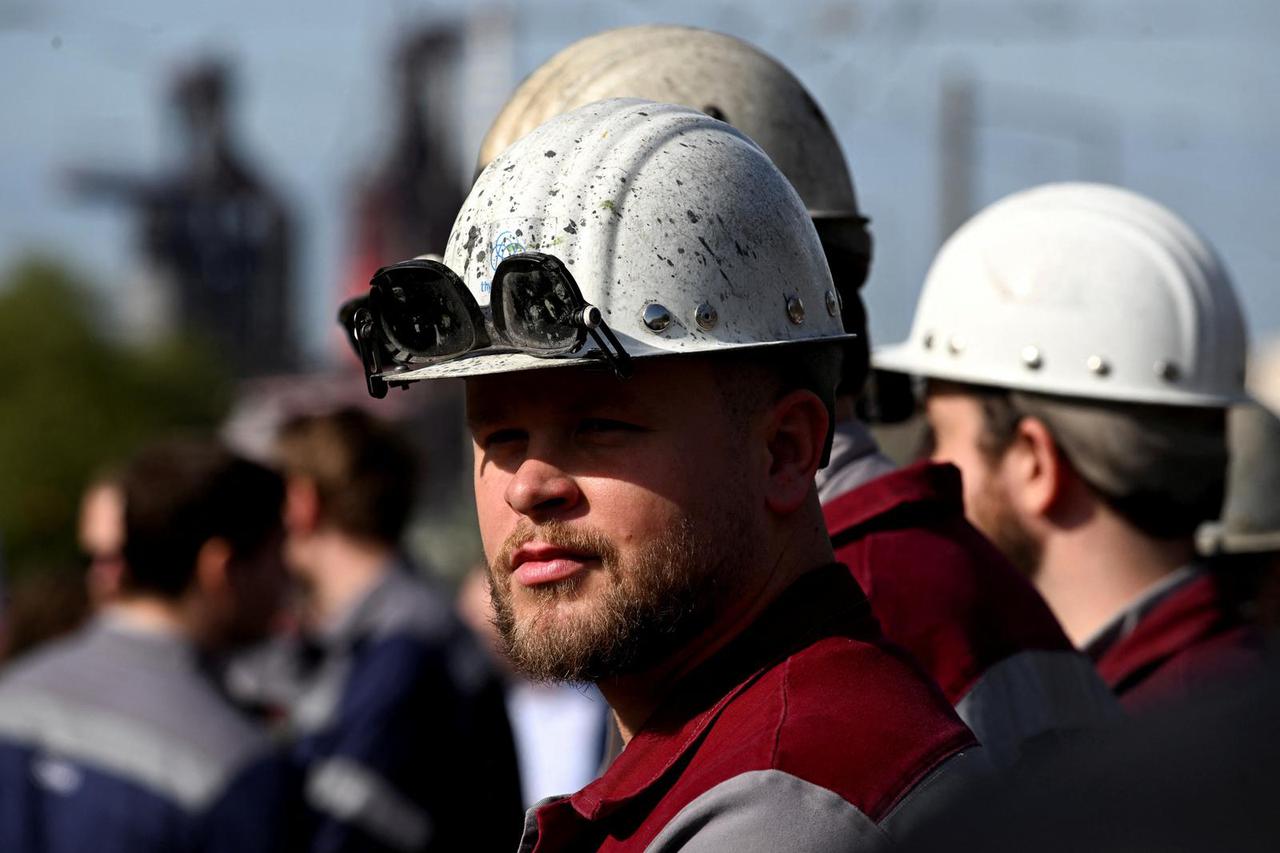 Thyssenkrupp Steel Europe workers rally at IG Metall union demonstration in Duisburg