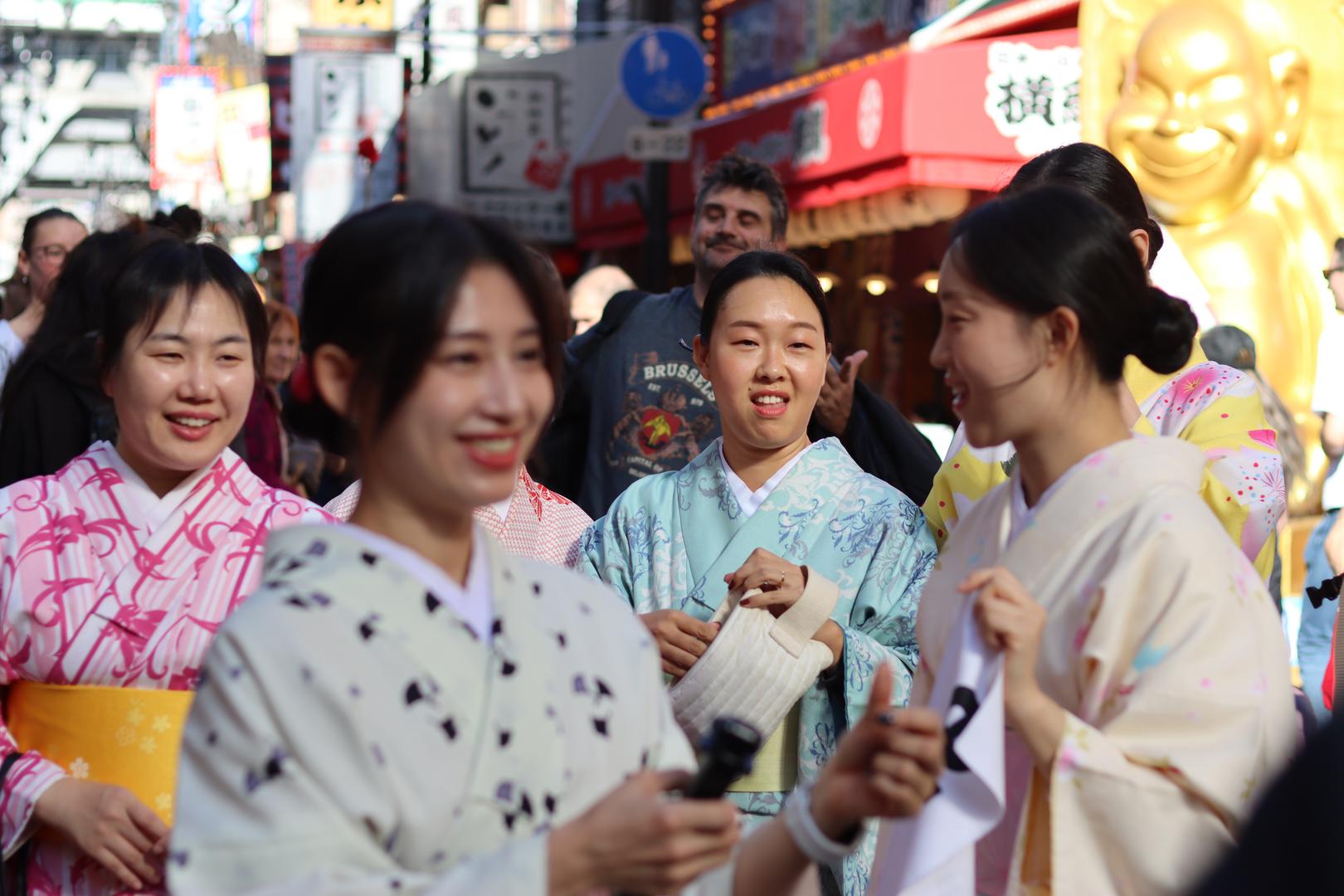 Kyoto: gradom ljudi šeću u kimonima koji se iznajmljuju po satu