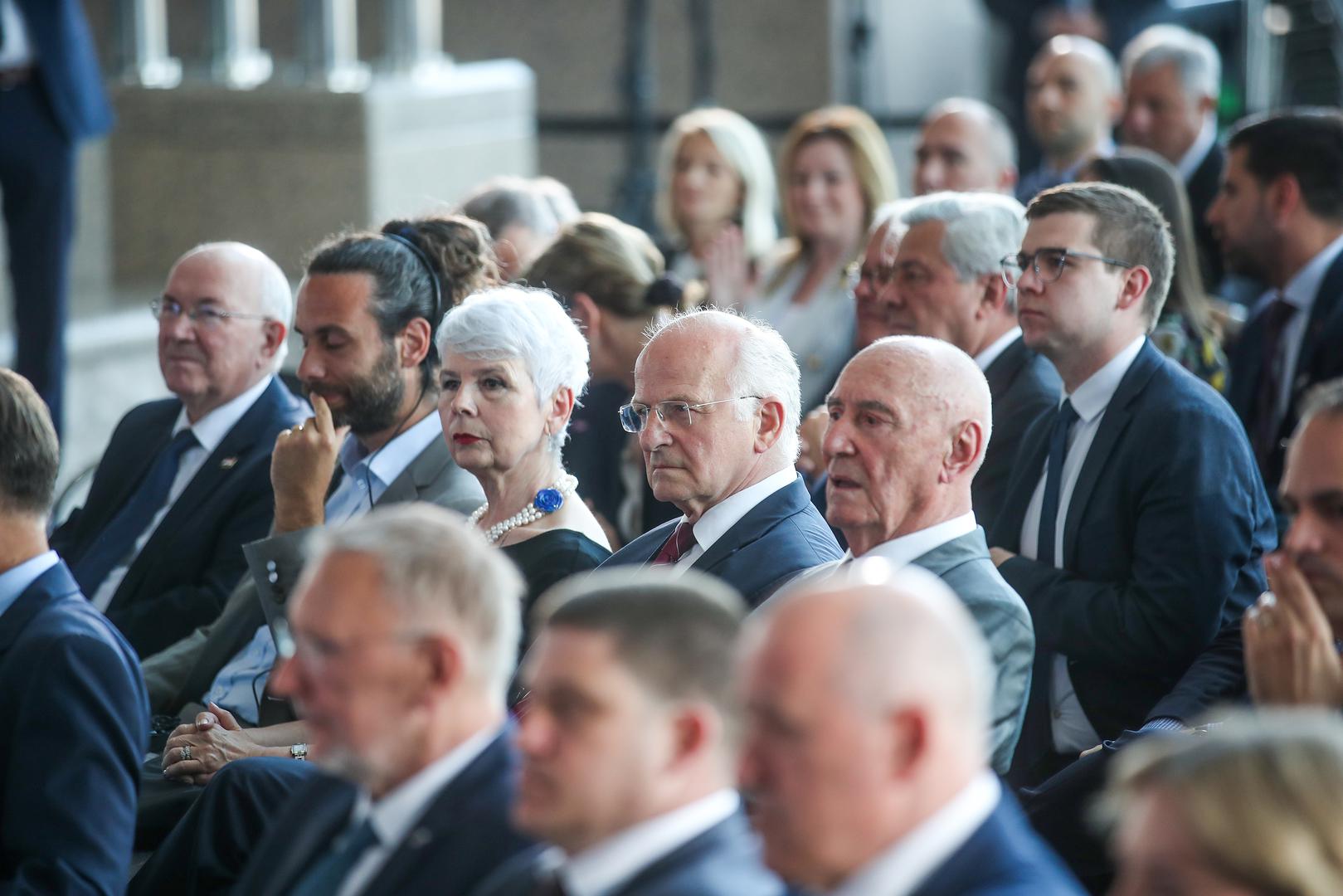 19.06.2023., Zagreb - U Nacionalnoj i sveucilisnoj knjiznici odrzana je zajednicka konferencija Vlade Republike Hrvatske i Ministarstva vanjskih i europskih poslova u prigodi 10 godina clanstva Republike Hrvatske u Europskoj uniji i posjeta predsjednice Europskog parlamenta Roberte Metsole. Mate Granic, Lovro Skopnjanac, Jadranka Kosor, Franjo Gregoric, Josio Leko Photo: Slavko Midzor/PIXSELL